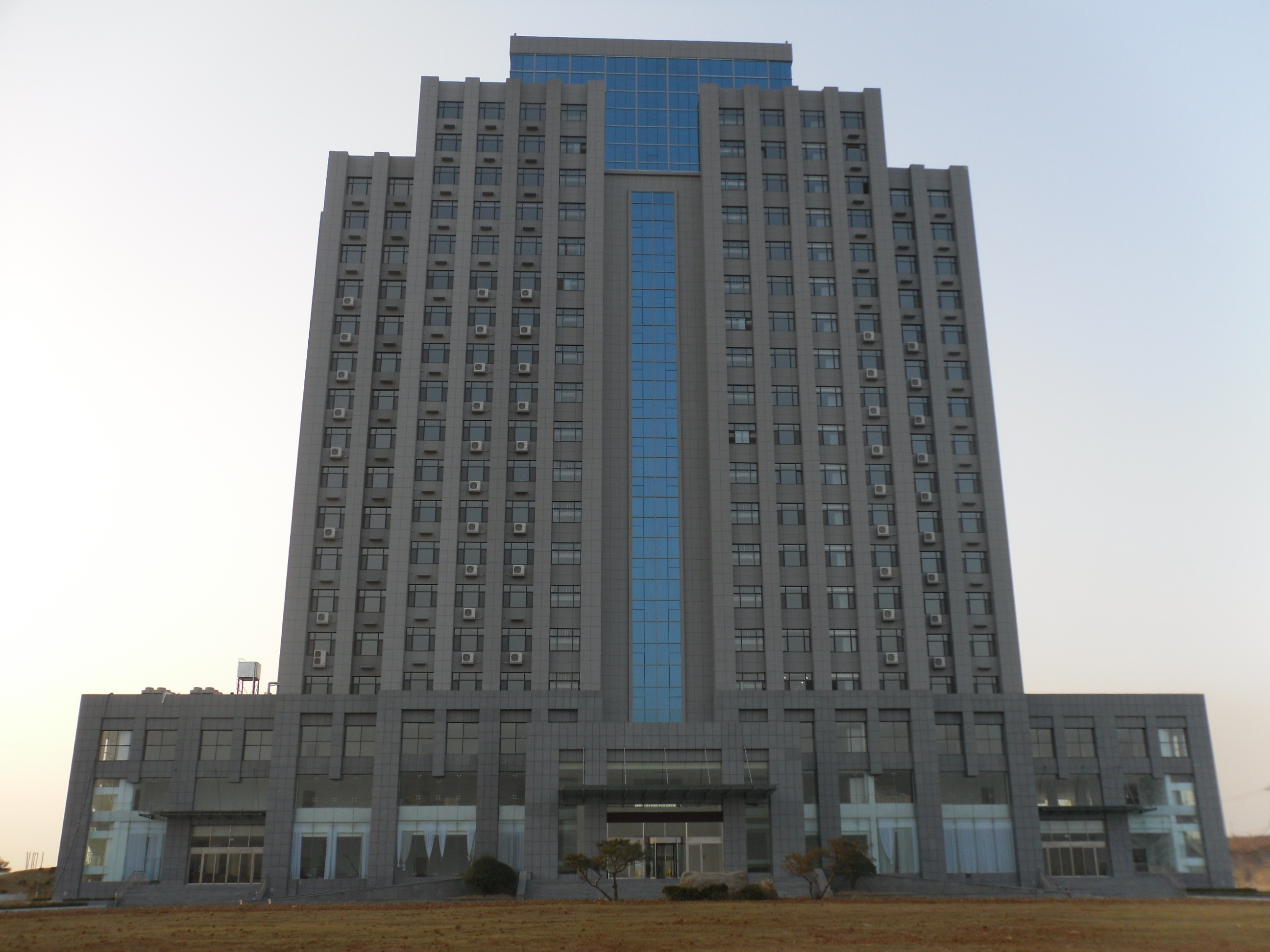 山东鲁中钢铁物流大厦