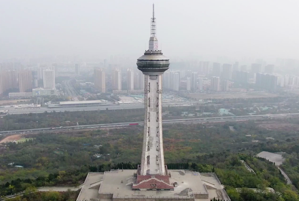 中国高速公路万里纪念塔